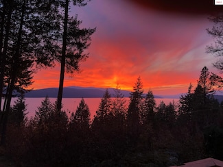 707 Eagen Mountain Dr, Hope, ID 83836