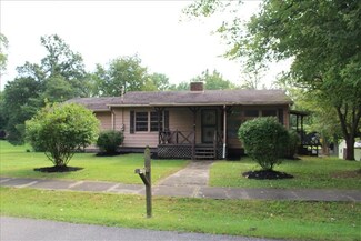 5112 S Lincoln St, Oakland City, IN 47660