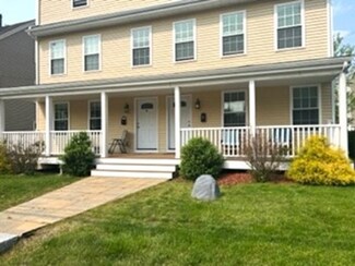 11 Church St, Franklin, MA 02038