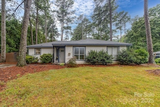 6808 Arroyo Dr, Charlotte, NC 28227