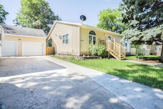 1830 5th Ave S, Fargo, ND 58103