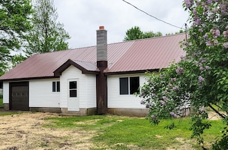 725 S Woods Rd, Brushton, NY 12916