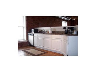 706 Broadway St Unit 212, Kansas City, MO 64105