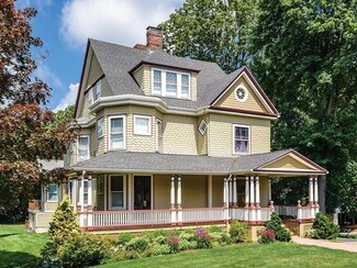 93 Hancock St, Auburndale, MA 02466