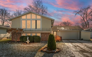 504 Cherry Hill Rd, Dyer, IN 46311