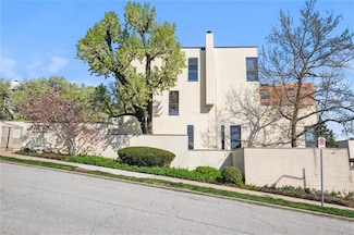 4583 Walnut St Unit 6, Kansas City, MO 64111