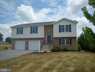 2336 Adrienne Ln, Chambersburg, PA 17202