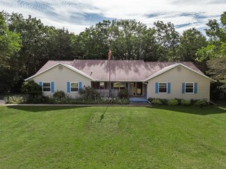 S3714 S Bent Tree Dr, Baraboo, WI 53913