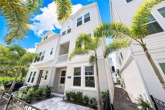2408 Ezzell Ct, Sarasota, FL 34237
