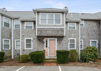 21 Harbor Hill Dr, Buzzards Bay, MA 02532