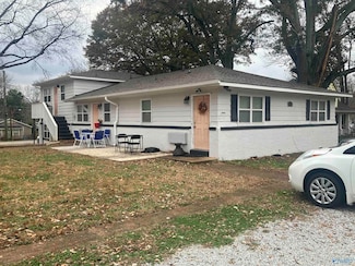 1504 Oakwood Ave NE, Huntsville, AL 35811