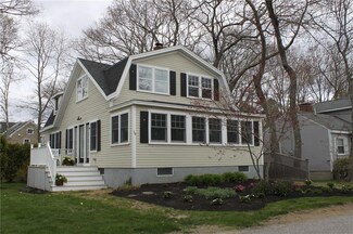 14 Crescent Ave, Kennebunkport, ME 04046