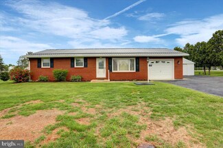 251 Kennedy St, Chambersburg, PA 17202