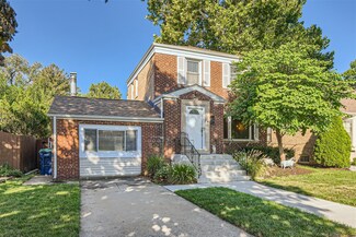 9914 S Saint Louis Ave, Evergreen Park, IL 60805