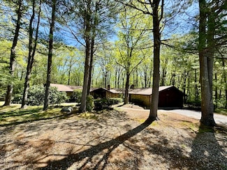 43 Crowningshield Dr, Paxton, MA 01612