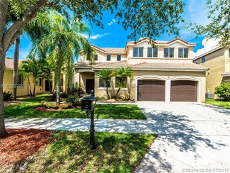 1247 Camellia Cir, Weston, FL 33326