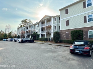 215 Valencia Ct Unit 305, Wilmington, NC 28412