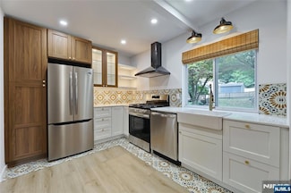 205 Island Rd, Mahwah, NJ 07430