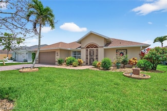 3727 Kent Dr, Naples, FL 34112