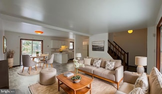 9860 Deerwood Dr, Tobyhanna, PA 18466