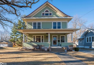 215 N 12th St, Clear Lake, IA 50428