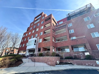 50 Watertown St Unit 509, Watertown, MA 02472