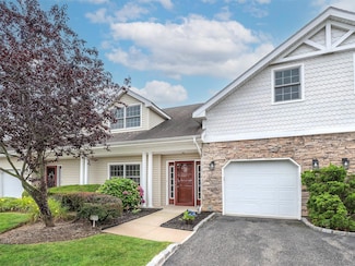 195 Pond View Dr Unit CA0208, Port Washington, NY 11050