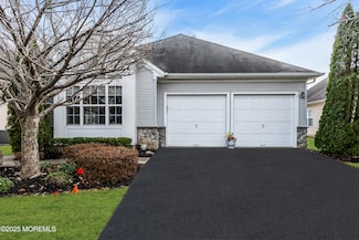 3 Baldwin Dr, Manchester, NJ 08759