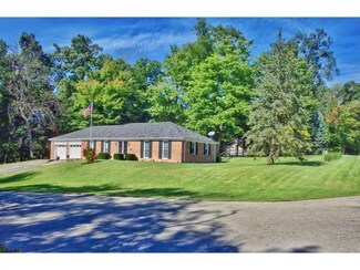 978 Geneva Ct, Lawrenceburg, IN 47025