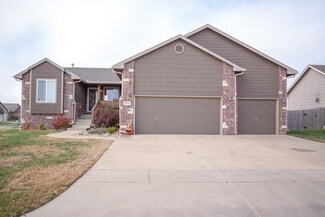 10958 W Hollywood Ct, Wichita, KS 67215