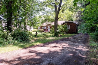 3633 Lakeshore Dr, Saint Joseph, MI 49085