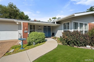 12709 Westport Dr, Saint Louis, MO 63146