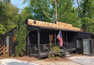 43 Polly Spout Rd, Marion, NC 28752