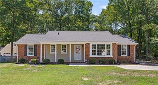 1517 Village Grove Rd, Henrico, VA 23238