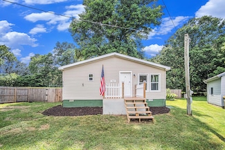 713 Maple Rd, Ionia, MI 48846