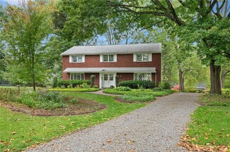 5711 King of Arms Dr, Gibsonia, PA 15044