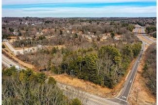 9 Kennedy Dr, Putnam, CT 06260