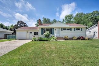484 E 319th St, Willowick, OH 44095