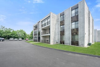 27 Skyline Dr Unit 11, Braintree, MA 02184