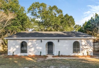 863 Country Ct, Mobile, AL 36695