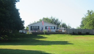1909 Scenic Ln, Mattoon, IL 61938