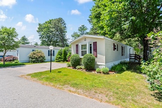 12 Goosefare Dr, Old Orchard Beach, ME 04064