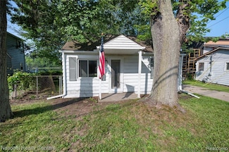 289 Lansing Dr, Waterford, MI 48328