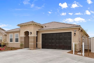 1242 Topanga Dr, Vista, CA 92084