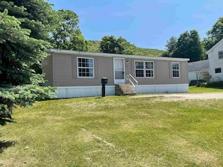 82 North St, Bristol, VT 05443