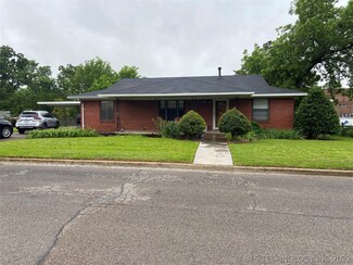 617 W Willow St, Durant, OK 74701