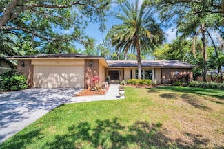 495 Palmdale Dr, Oldsmar, FL 34677