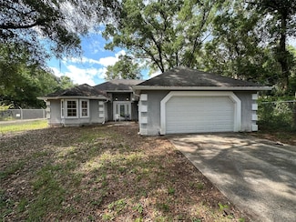 120 Henry St, Interlachen, FL 32148