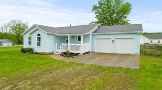 101 Frisco St, Paola, KS 66071