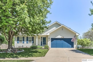 16214 Erskine Cir, Omaha, NE 68116